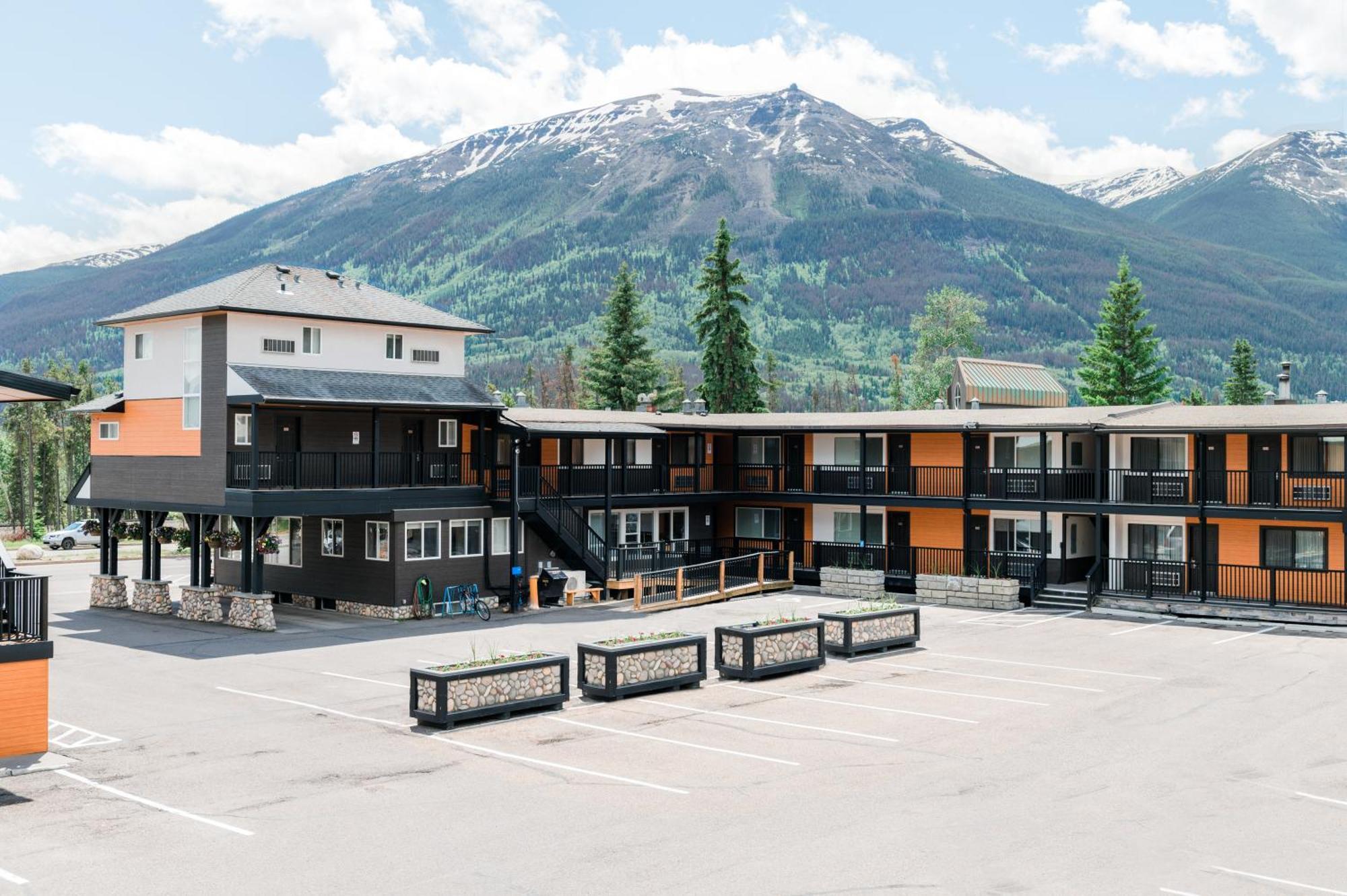 Mount Robson Inn Jasper Exterior foto